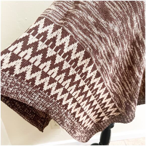 Boutique Knitted Pancho Tan Brown Aztec Design Size L/XL Cowl Neck Buttons - Picture 10 of 16